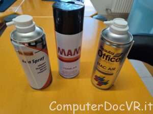 pulizia computer bombolette spray fronte