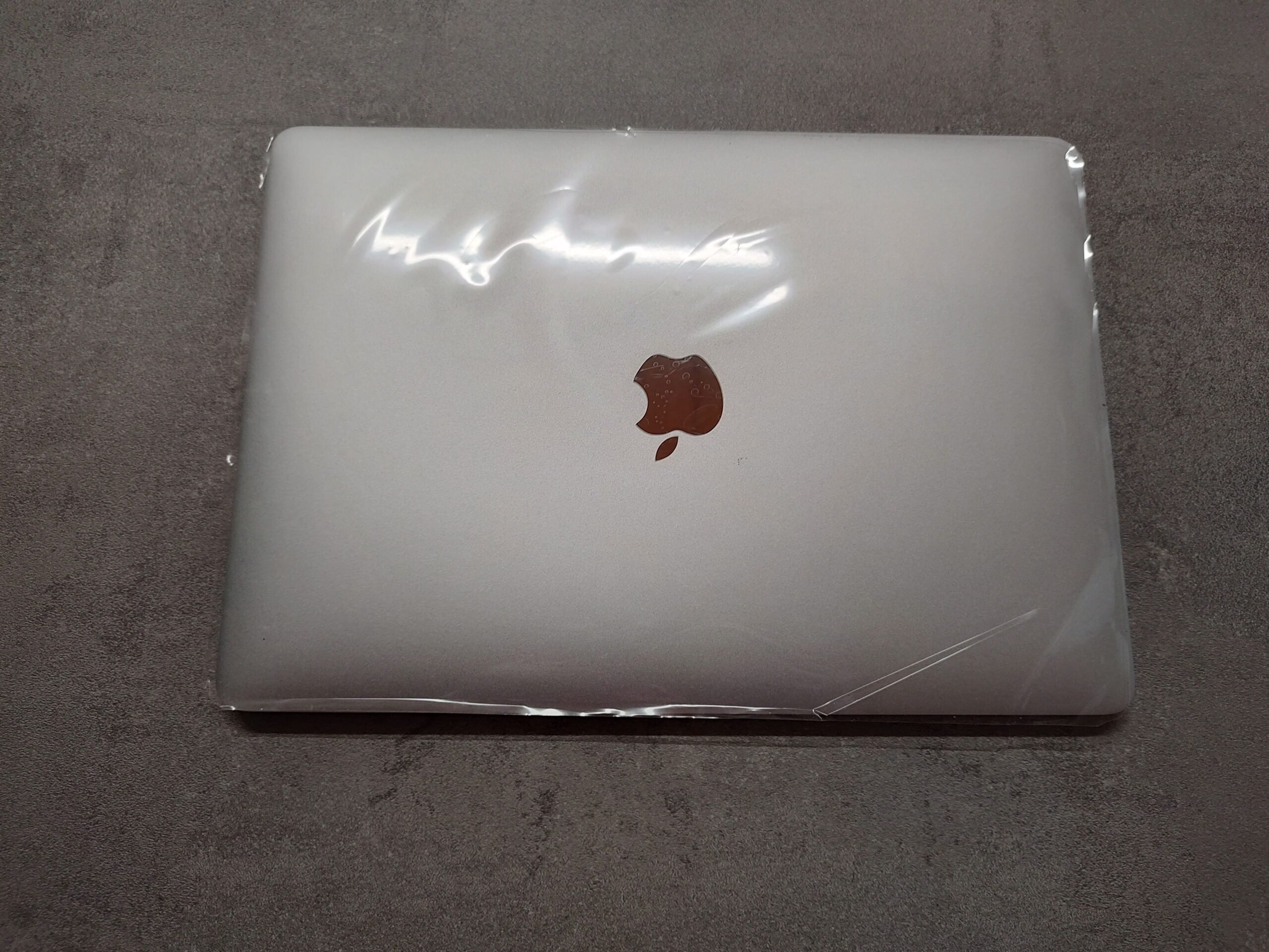 Ueswill - 4 Piedini Di Ricambio In Gomma Bianca Per MacBook Pro E MacBook Air (Diametro 1.5 Cm)