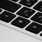 tasto windows nero su pc grigio